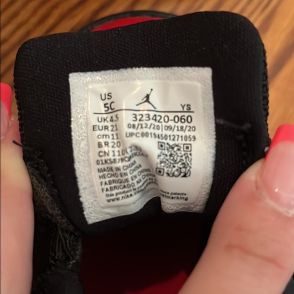 Infant Jordans size 5c - Picture 4 of 4